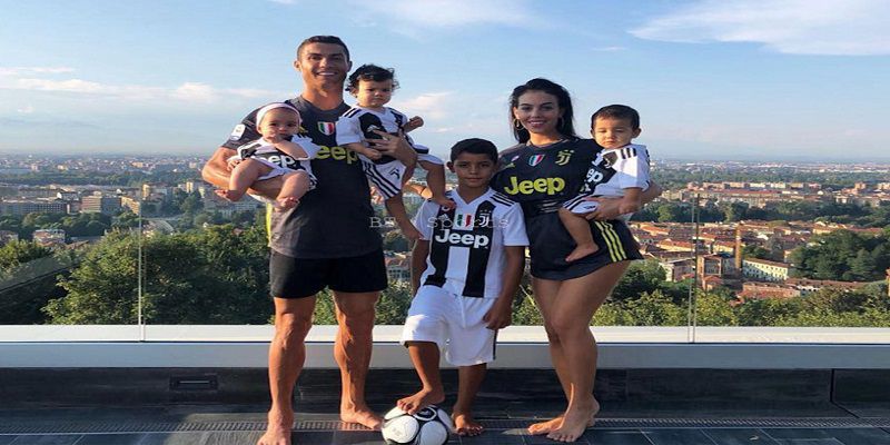 Sự nghiệp quốc tế của CR7 khiến người phải ngưỡng mộ